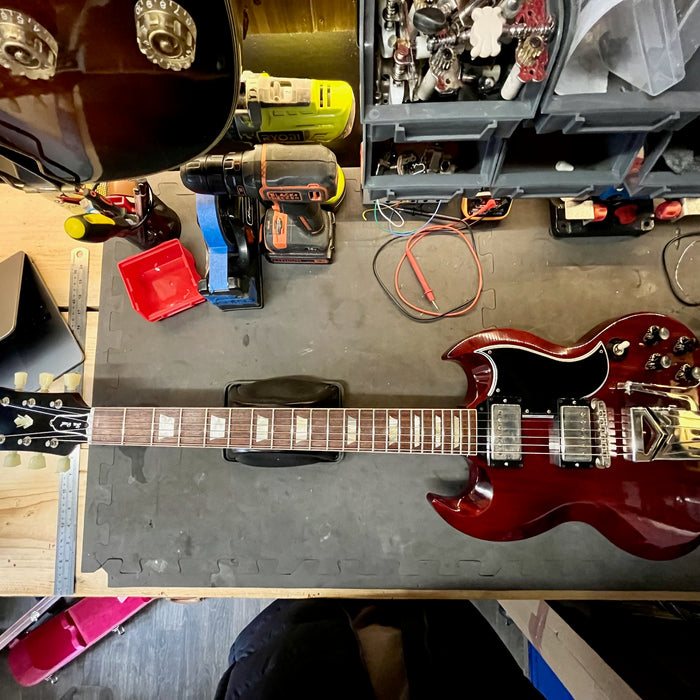 ON THE BENCH: Gibson Custom Shop 61 SG Standard with Sideways Vibrola | Setup