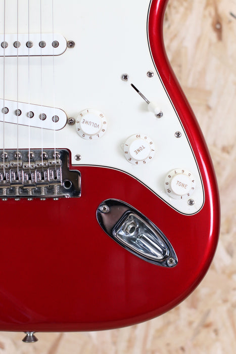 2008 Fender Mex Stratocaster Standard in Candy Apple Red w/Maple Fingerboard - Pre-owned
