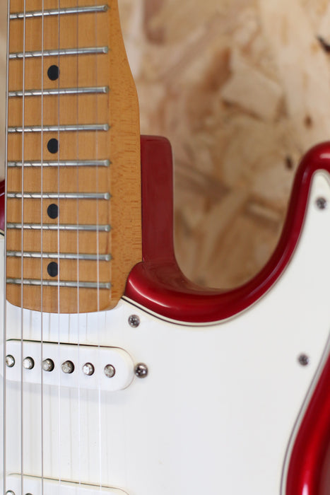 2008 Fender Mex Stratocaster Standard in Candy Apple Red w/Maple Fingerboard - Pre-owned