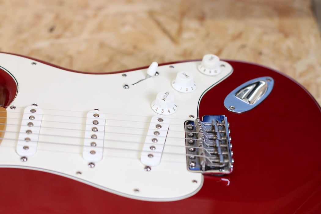 2008 Fender Mex Stratocaster Standard in Candy Apple Red w/Maple Fingerboard - Pre-owned