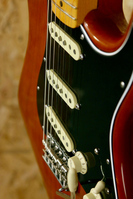 Fender American Vintage II Stratocaster in Mocha + Original hardcase - Pre-owned