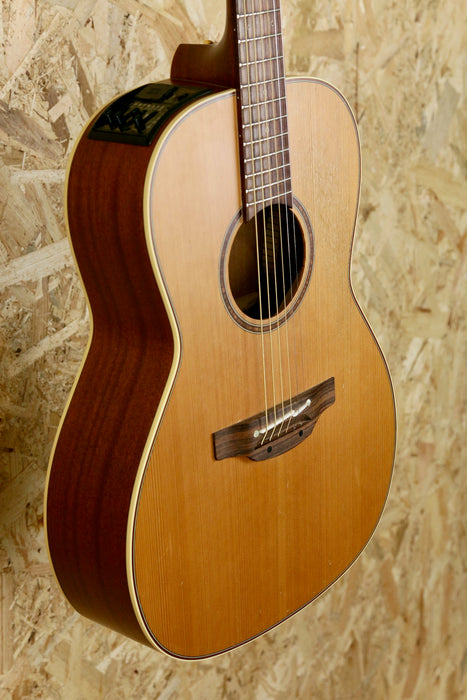 Takamine P3NY New Yorker Parlour Style Acoustic Guitar - with original hardcase - Pre Owned