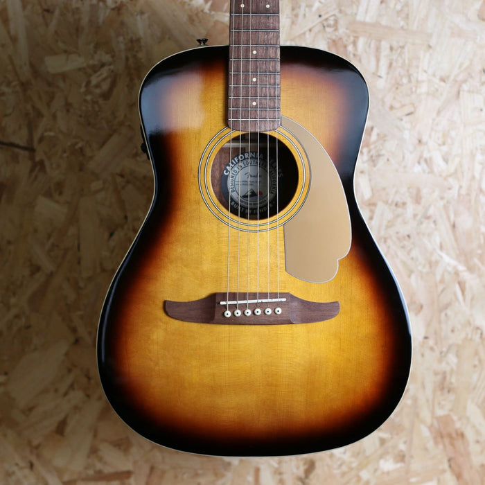 Fender Electro Acoustic - Malibu Player, Walnut Fingerboard, Sunburst w/Gigbag - Pre-Owned