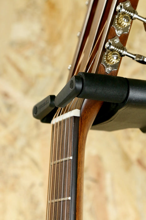 Alvarez AP66 Parlour 12 Fret in Shadowburst *Solid Top w/Bag - Pre-owned