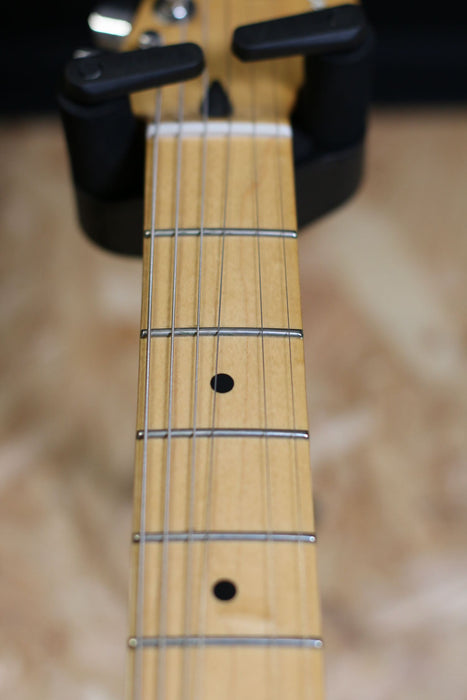 2012 Fender Roland G-5 VG Stratocaster in Black/Maple w/Hard Case + Candy - Pre-owned