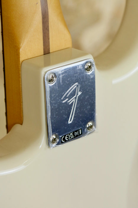 Fender Player II Stratocaster® HSS, Rosewood Fingerboard, White Blonde (B-Stock)