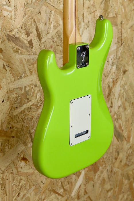 Fender Player Stratocaster® in Electron Green + Tweed Hardcase - Pre-owned