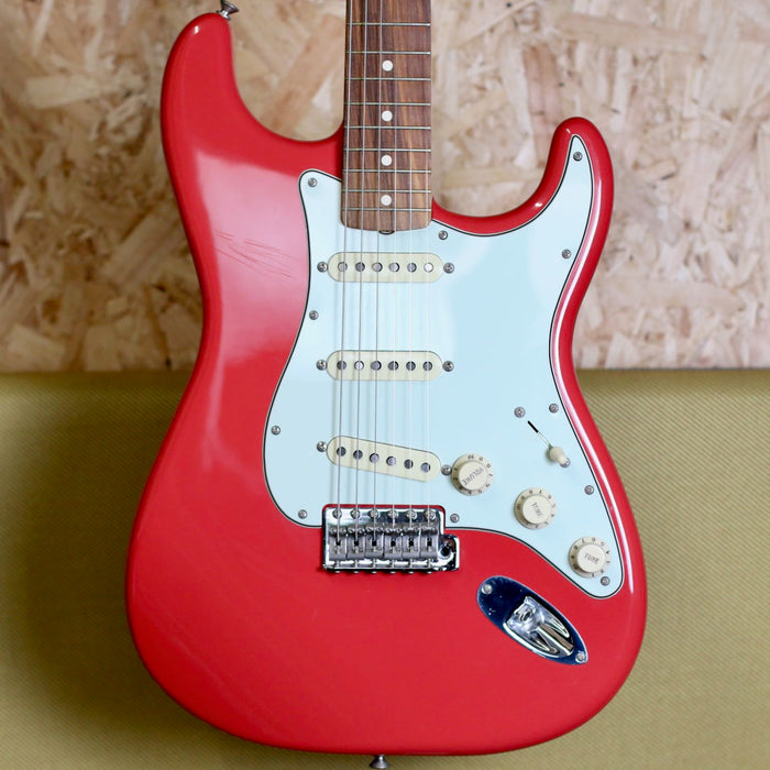 2018 Fender Classic Series '60s Stratocaster Nitro Lacquer, Pau Ferro Fingerboard, Fiesta Red w/Fender Hardcase + Custom Shop Pickups - Pre-owned