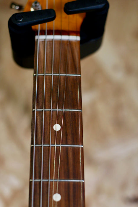 2018 Fender Classic Series '60s Stratocaster Nitro Lacquer, Pau Ferro Fingerboard, Fiesta Red w/Fender Hardcase + Custom Shop Pickups - Pre-owned