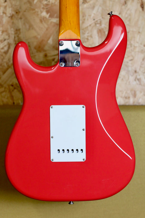 2018 Fender Classic Series '60s Stratocaster Nitro Lacquer, Pau Ferro Fingerboard, Fiesta Red w/Fender Hardcase + Custom Shop Pickups - Pre-owned