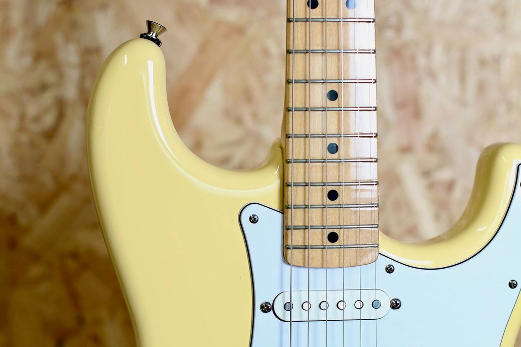 2013 Fender Japan MIJ Stratocaster LTD Edition '72 Vintage White w/Maple Fingerboard - Pre-owned