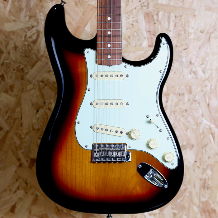 2020 Fender Mex Vintera 60's Stratocaster 3TS Sunburst w/Gigbag - Pre-owned