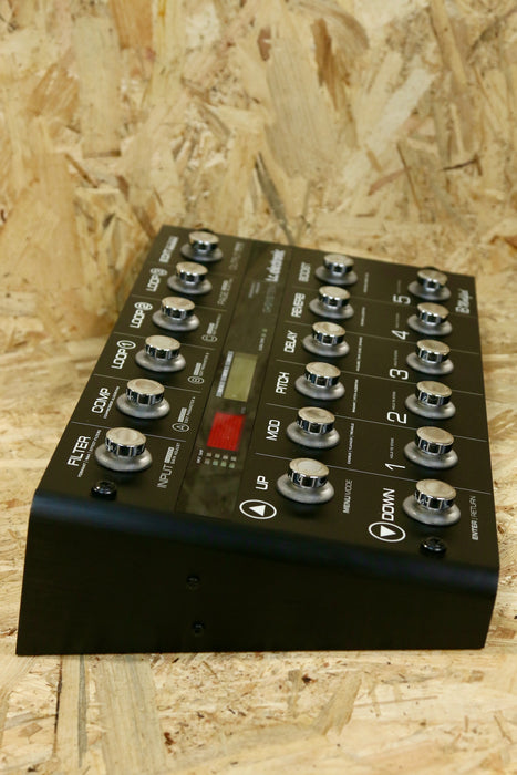 TC Electronic G System iB Modified Digital Effects Pedalboard - Pre-Owned