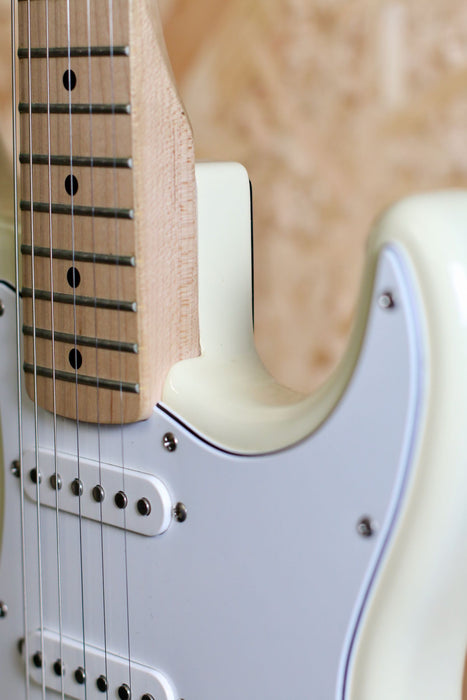 2024 Squier Affinity Stratocaster Olympic White - Pre-Owned