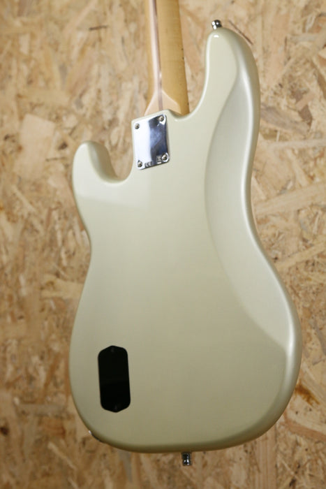 2011 Fender MIM Deluxe Active P Bass Special in Blizzard Pearl - w/Hardcase - Pre-owned