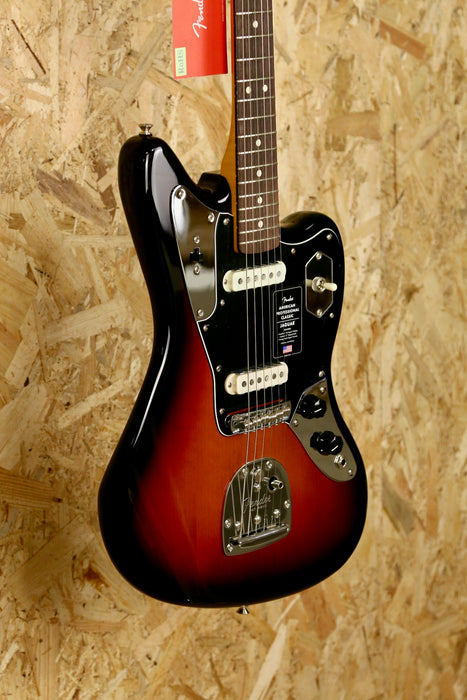 Fender American Professional Classic Jaguar® in 3 Tone Sunburst