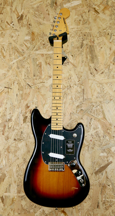 B-Stock Fender Player II Mustang®, Rosewood Fingerboard, 3 Colour Sunburst