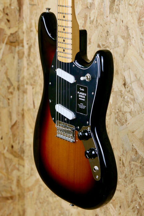 B-Stock Fender Player II Mustang®, Rosewood Fingerboard, 3 Colour Sunburst