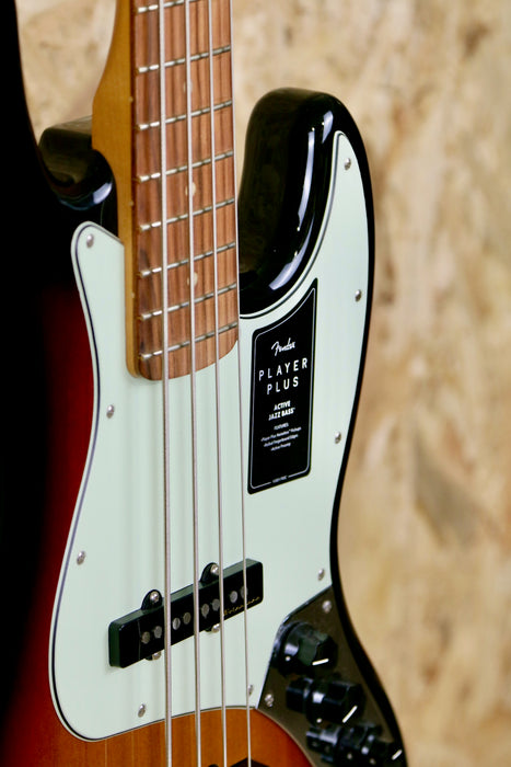Fender Player Plus Jazz Bass®, Pau Ferro Fingerboard, Active, 3 Colour Sunburst