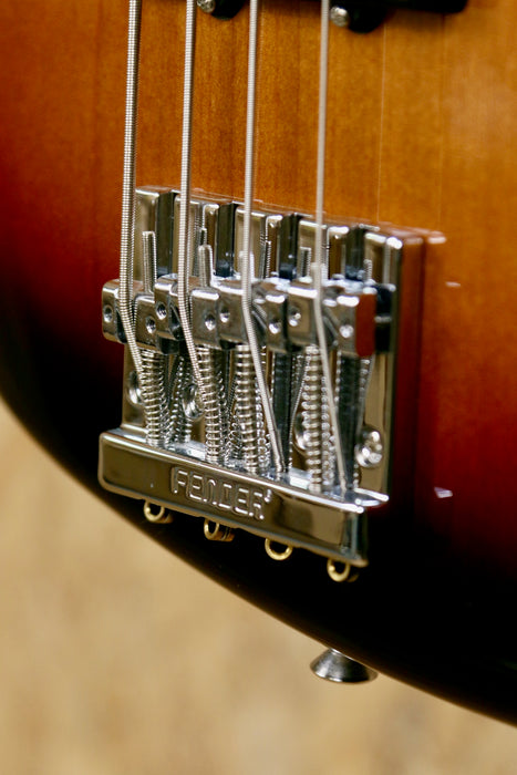 Fender Player Plus Jazz Bass®, Pau Ferro Fingerboard, Active, 3 Colour Sunburst