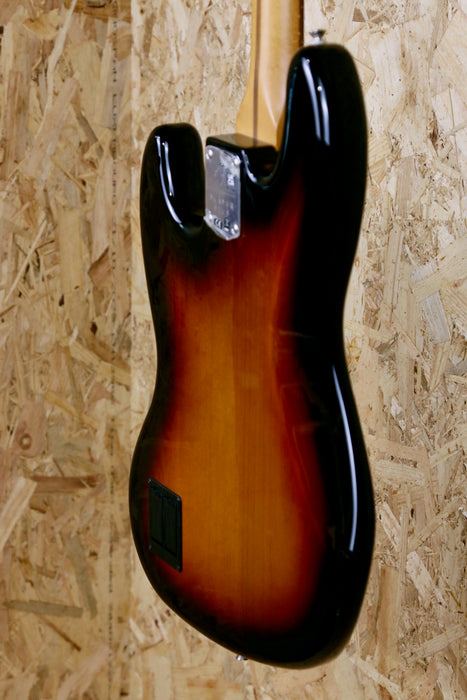 Fender Player Plus Jazz Bass®, Pau Ferro Fingerboard, Active, 3 Colour Sunburst