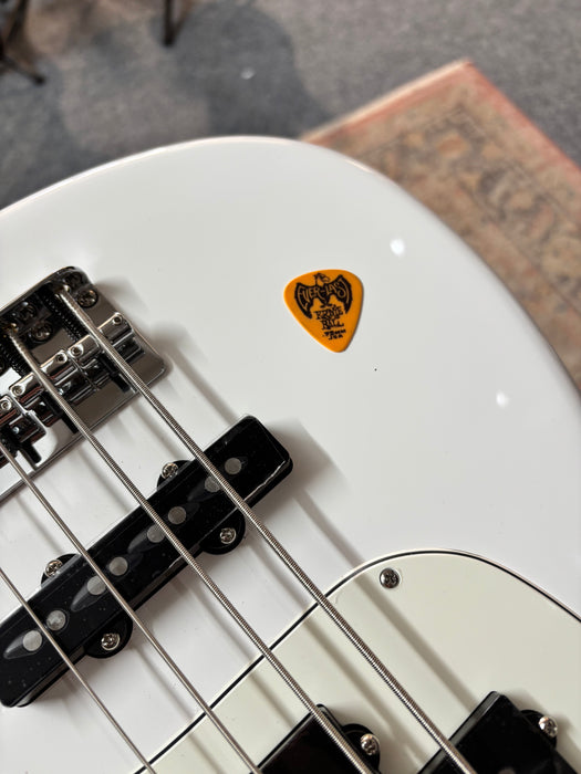 Fender Player II Mustang® Bass PJ, Maple Fingerboard, Polar White - B-Stock