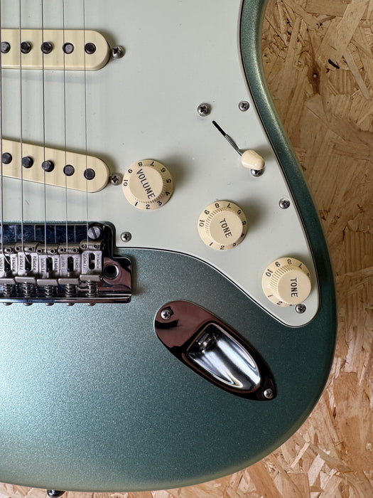 Fender American Professional II Stratocaster®, Rosewood Fingerboard, Mystic Surf Green - Pre-Owned