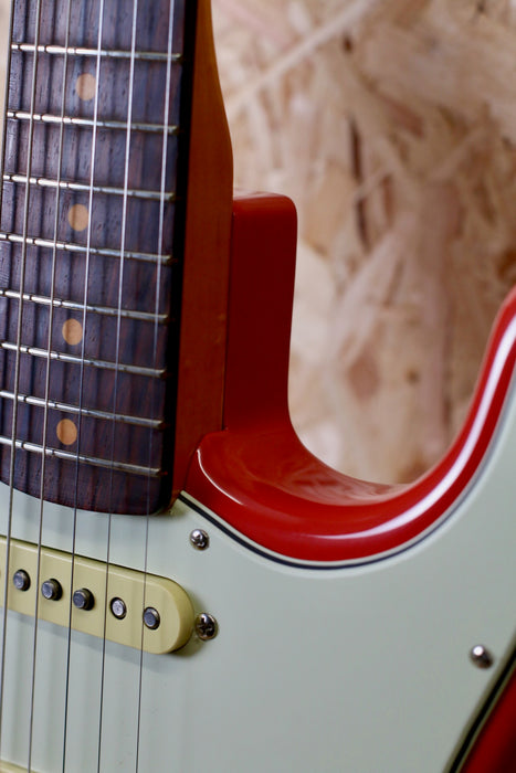 Fender American Vintage II 1961 Stratocaster, Rosewood Fingerboard, Fiesta Red - Pre-owned *As New