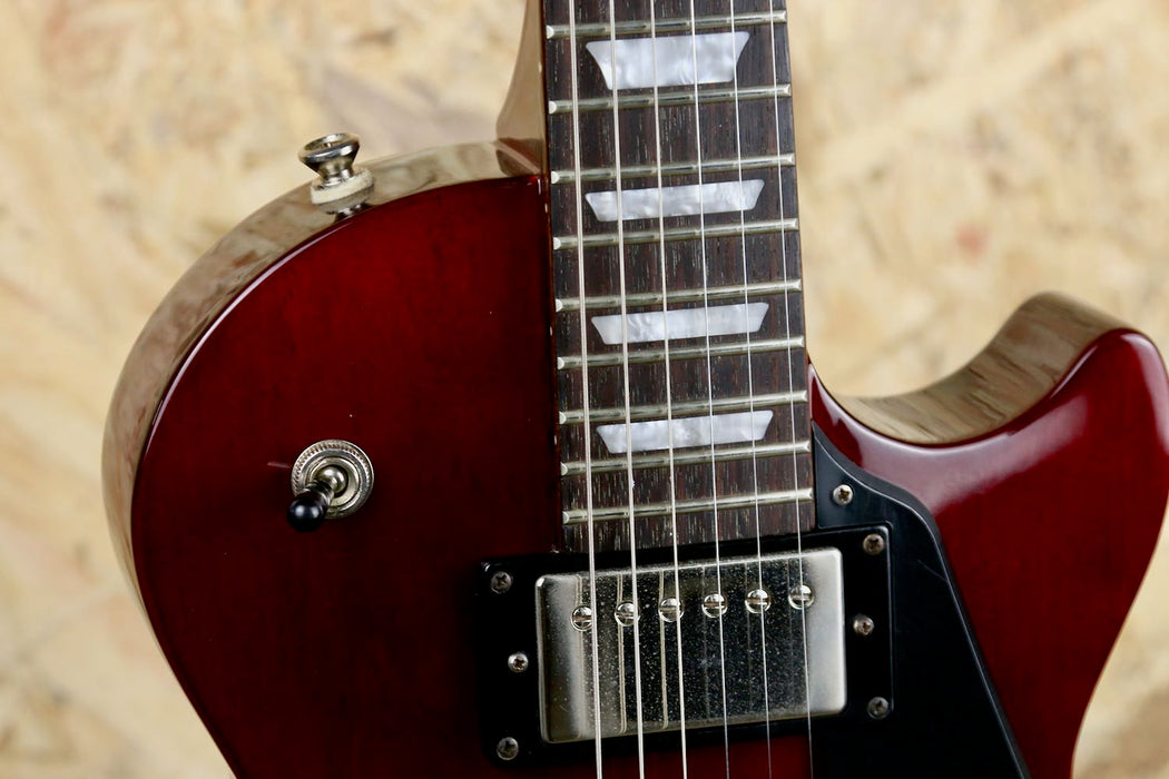 2020 Epiphone Les Paul Studio in Red - Pre-owned